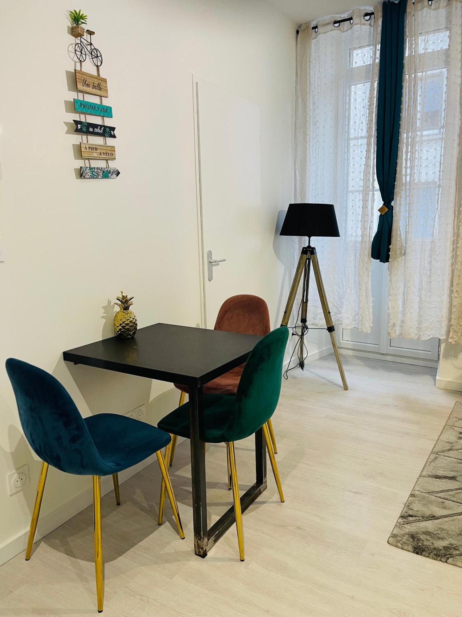 Le Caubous Plein Centre Appartement Calme Avec Chambre Et Cuisine Equipee Bagnères-de-Bigorre Eksteriør bilde